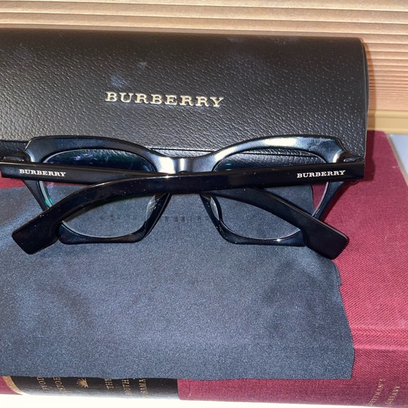 BURBERRY unique eyeglasses - Picture 2 of 3